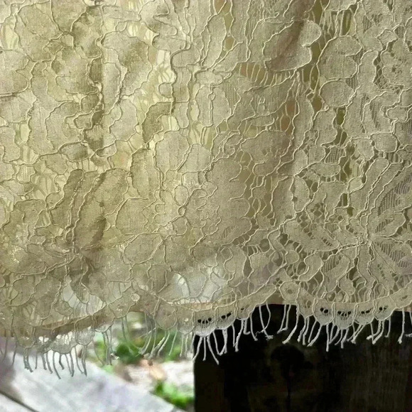 Adiva Sz L Cream Sleeveless V-Neck Lace-Over Tank - Picture 2 of 8